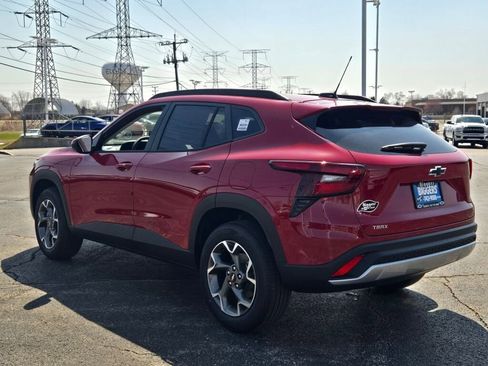 New 2026 Chevrolet Trax LT w/ Driver Confidence Package image 12