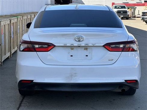 Used 2023 Toyota Camry LE image 5