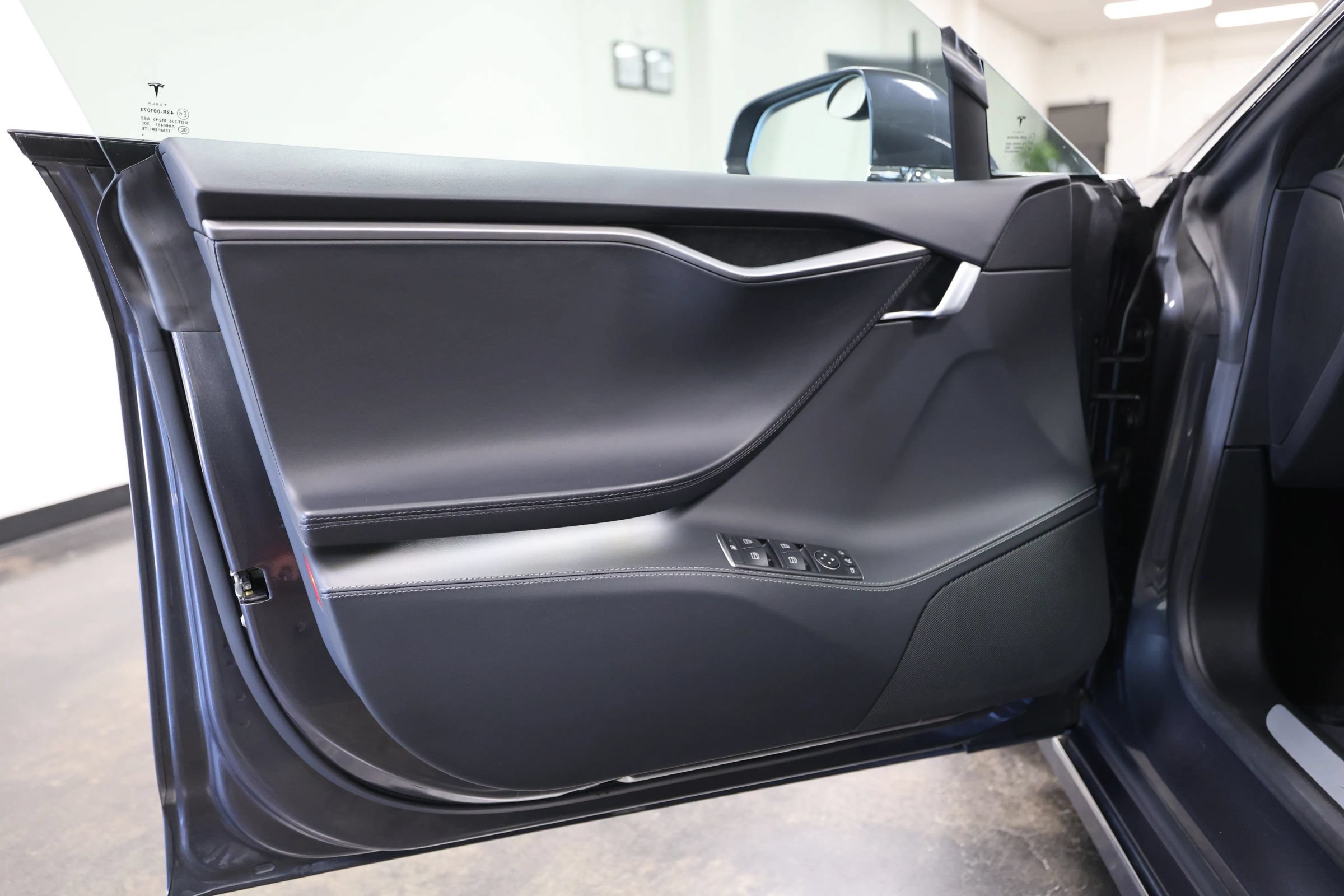 Used 2019 Tesla Model S Performance AWD/4WD image 25