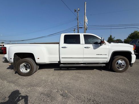 Used 2019 GMC Sierra 3500 Denali AWD/4WD image 7