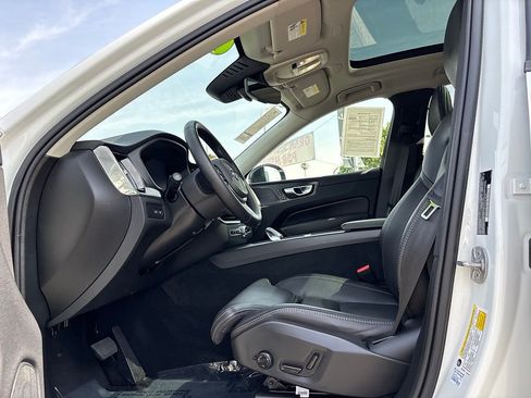 Used 2025 Volvo XC60 T8 Ultra w/ Protection Package Premier AWD/4WD image 8