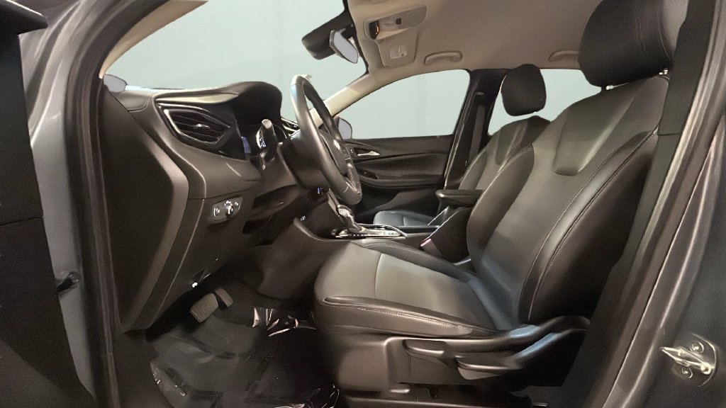 Used 2022 Buick Encore GX Preferred w/ Sport Touring Package FWD image 13