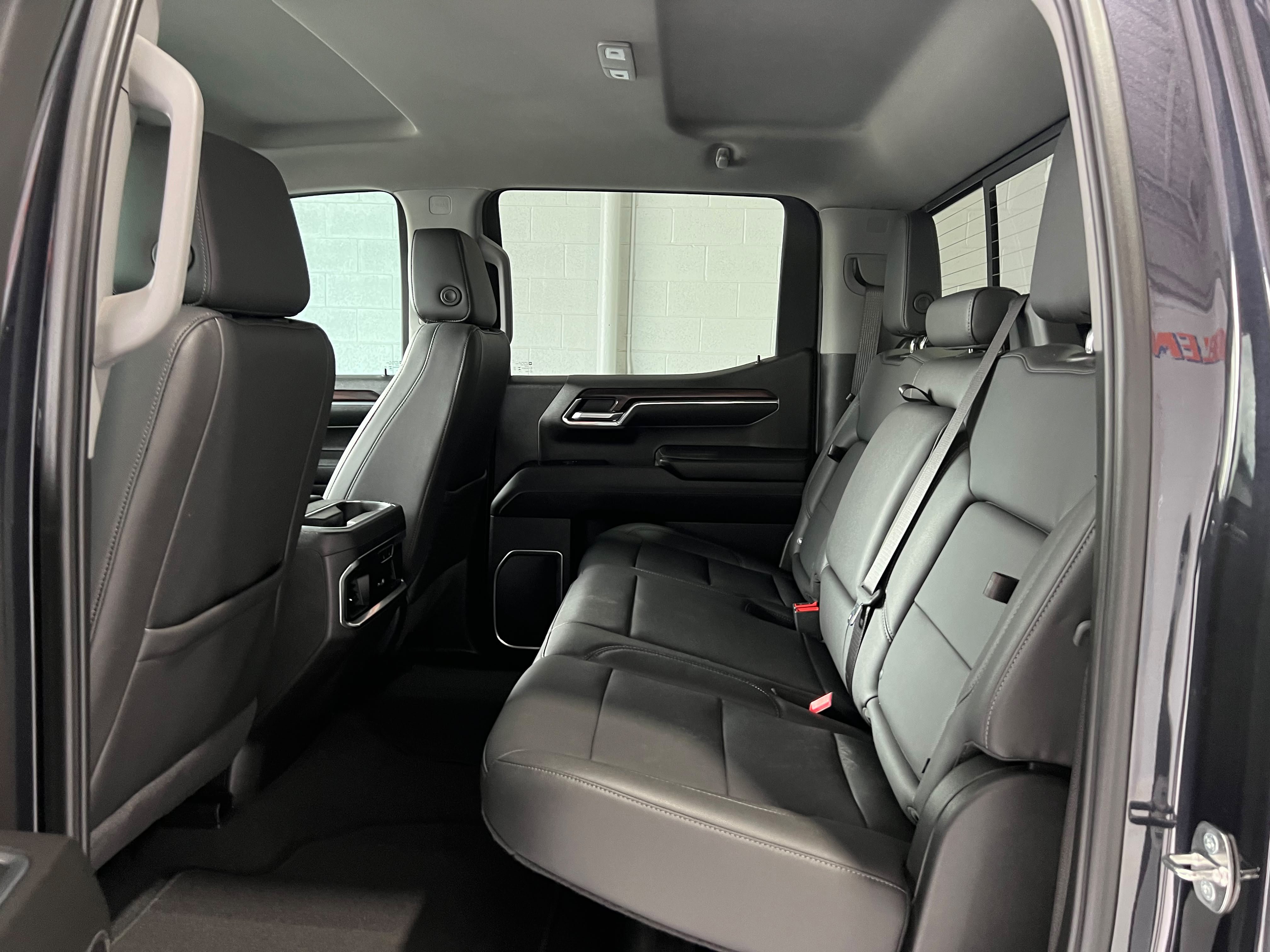 Used 2024 GMC Sierra 1500 SLT AWD/4WD image 12