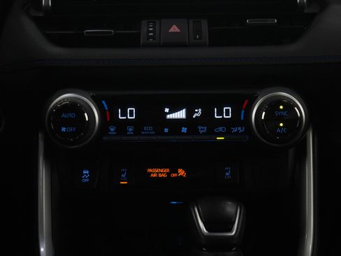 Used 2020 Toyota RAV4 XSE AWD/4WD image 16