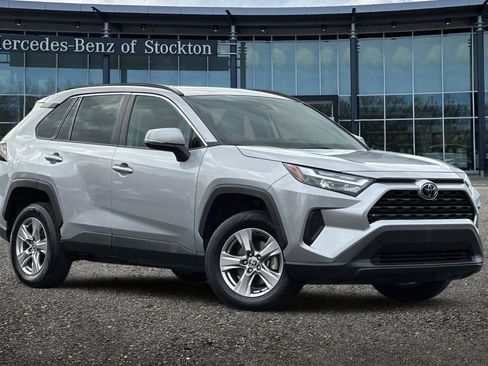 Used 2023 Toyota RAV4 XLE image 1