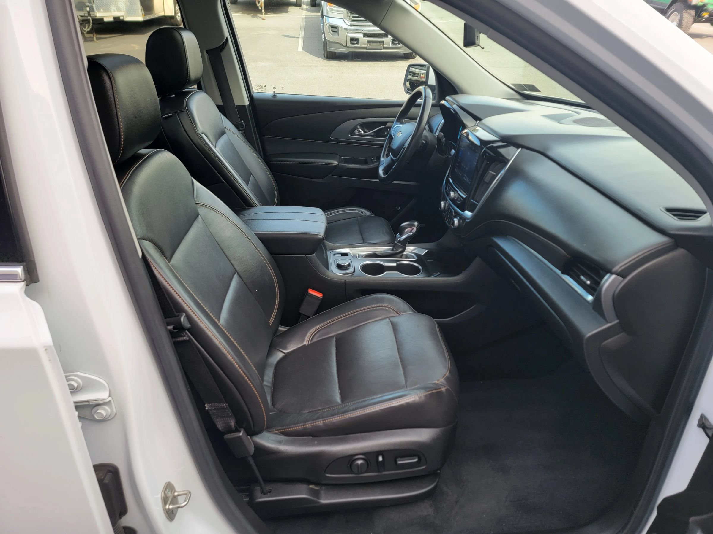 Used 2021 Chevrolet Traverse Premier AWD/4WD image 16