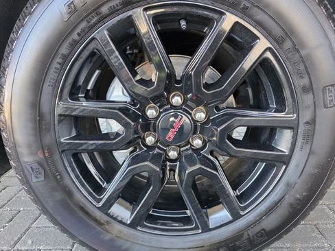 Used 2023 GMC Sierra 1500 Elevation AWD/4WD image 8