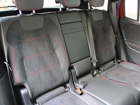 Used 2024 Mercedes-Benz GLB 250 4MATIC image 15