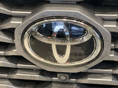 Certified 2023 Toyota Tacoma TRD Off-Road w/ Advanced Technology Package AWD/4WD image 10