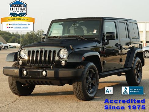 Used 2015 Jeep Wrangler Unlimited Sahara image 3