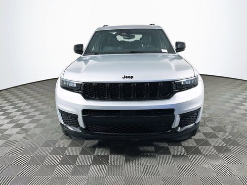 Certified 2023 Jeep Grand Cherokee L Altitude image 4