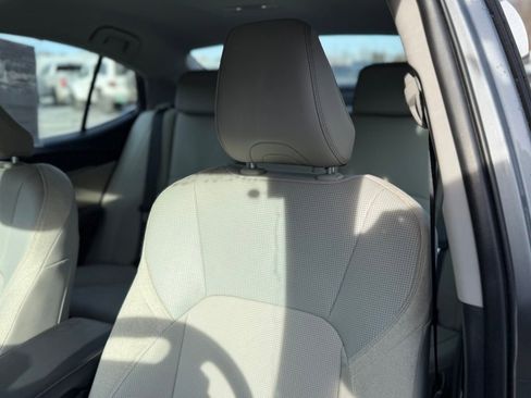 Used 2025 Toyota Camry XLE image 7