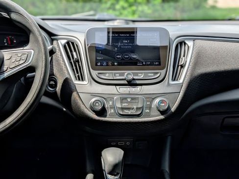 Used 2022 Chevrolet Malibu LS FWD image 14