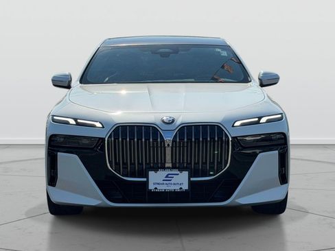 Used 2026 BMW 740i xDrive AWD/4WD image 2