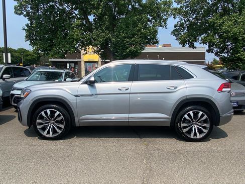 Certified 2023 Volkswagen Atlas Cross Sport SEL Premium R-Line AWD/4WD image 2