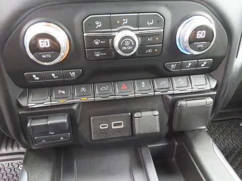Used 2021 GMC Sierra 1500 AT4 w/ AT4 Premium Package AWD/4WD image 36