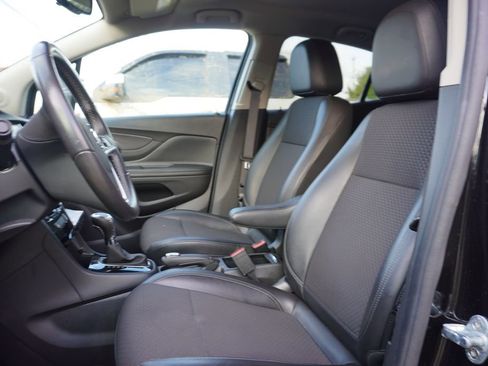 Used 2019 Buick Encore Preferred image 2