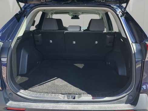 Used 2022 Toyota RAV4 XLE AWD/4WD image 10