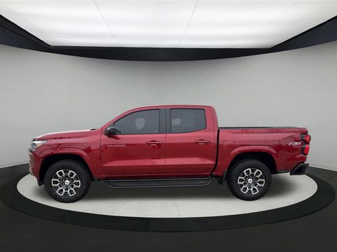 Used 2024 Chevrolet Colorado Z71 w/ Z71 Convenience Package 2 image 4