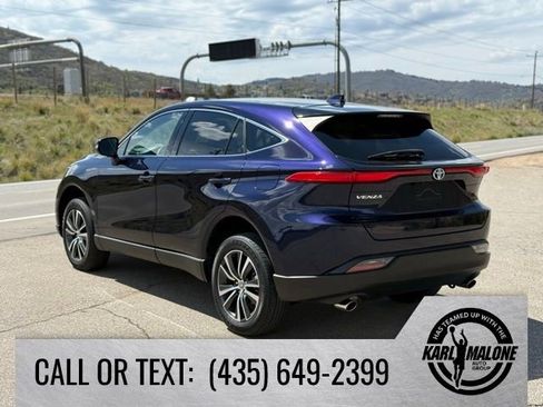 Used 2024 Toyota Venza LE AWD/4WD image 3