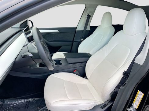 Used 2025 Tesla Model Y Long Range RWD image 20