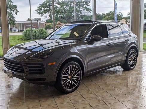 Used 2019 Porsche Cayenne S image 3