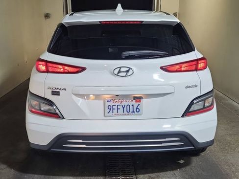 Used 2023 Hyundai Kona SE image 4