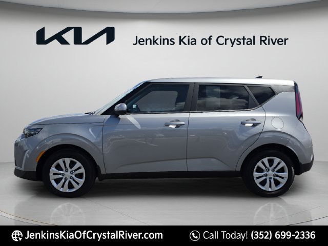 Used 2025 Kia Soul LX FWD image 13