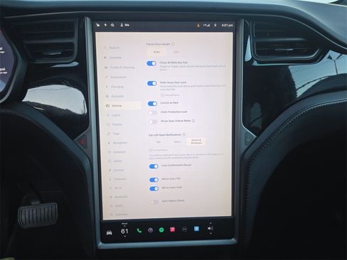 Used 2018 Tesla Model X 75D image 23