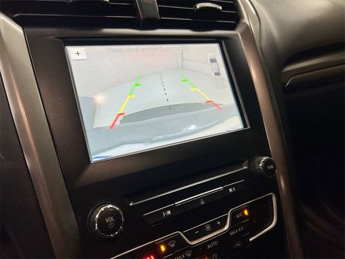 Used 2018 Ford Fusion SE w/ Fusion SE Technology Package image 13