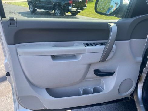 Used 2011 GMC Sierra 1500 W/T RWD image 8