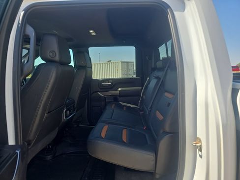 Used 2022 GMC Sierra 2500 AT4 w/ AT4 Premium Plus Package AWD/4WD image 14