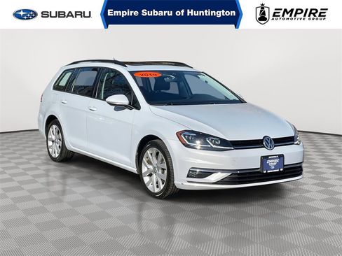 Used 2019 Volkswagen Golf SE image 1