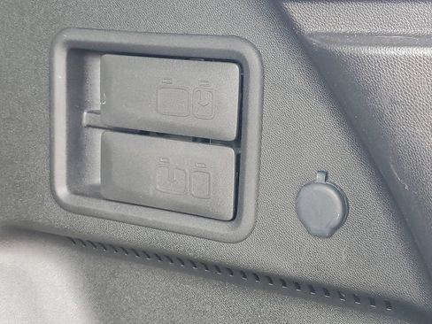Used 2019 Chevrolet Equinox LT FWD image 31