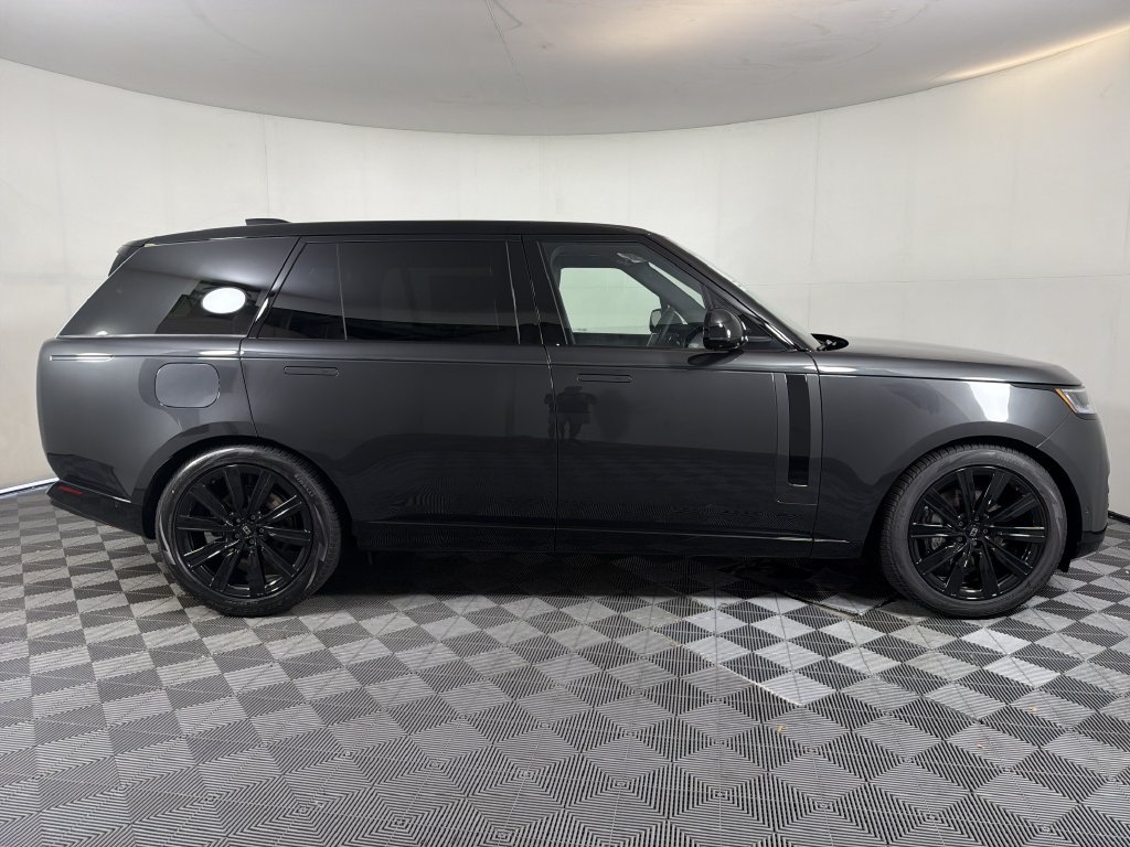 New 2027 Land Rover Range Rover Long Wheelbase SE AWD/4WD image 4