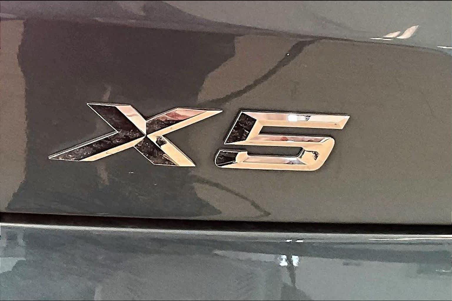 Used 2024 BMW X5 xDrive50e w/ Parking Assistance Package AWD/4WD image 29