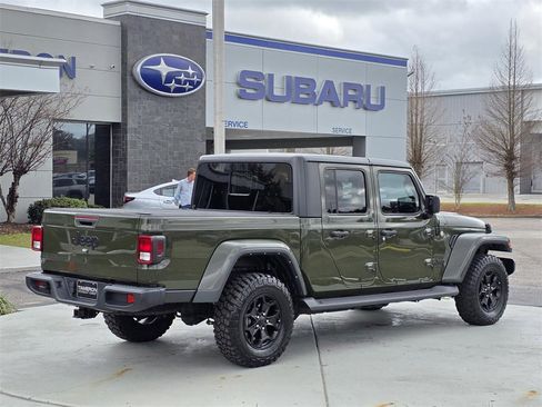 Used 2023 Jeep Gladiator Willys image 5