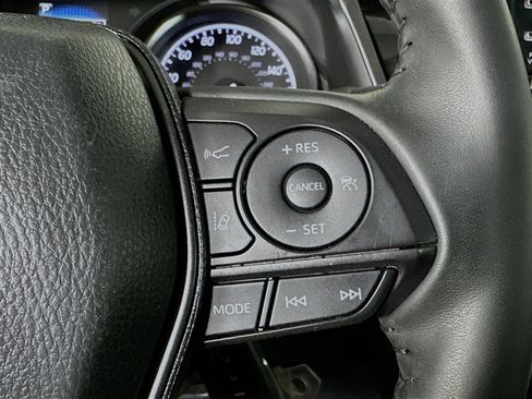 Used 2023 Toyota Camry SE image 17