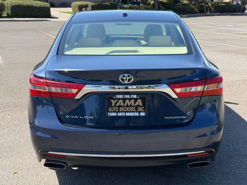 Used 2018 Toyota Avalon Touring image 4