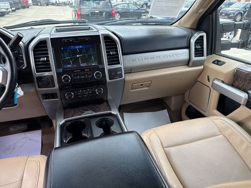 Used 2018 Ford F350 Lariat image 12