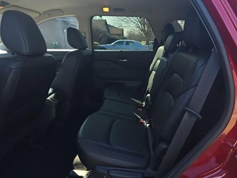 Certified 2023 Nissan Pathfinder SL image 12