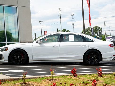 Used 2023 Audi S8 AWD/4WD image 22