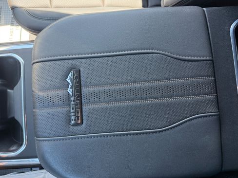 Used 2025 Chevrolet Silverado 2500 High Country w/ Z71 Off-Road Package image 17