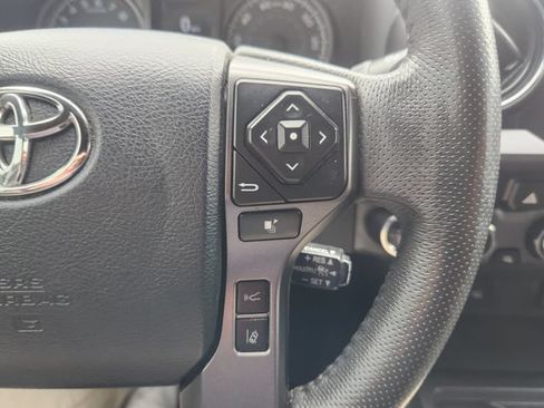 Used 2019 Toyota Tacoma TRD Off-Road AWD/4WD image 29