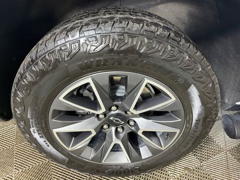 Used 2024 Chevrolet Tahoe Z71 w/ Luxury Package image 18