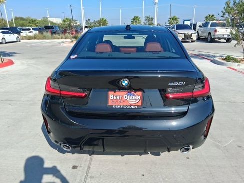 New 2026 BMW 330i Sedan w/ M Sport Package RWD image 5