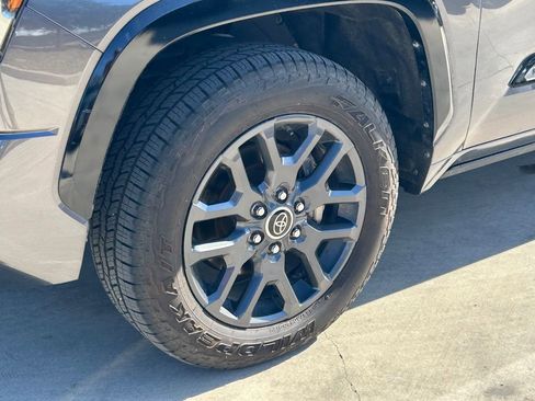 Used 2022 Toyota Tundra Platinum image 9