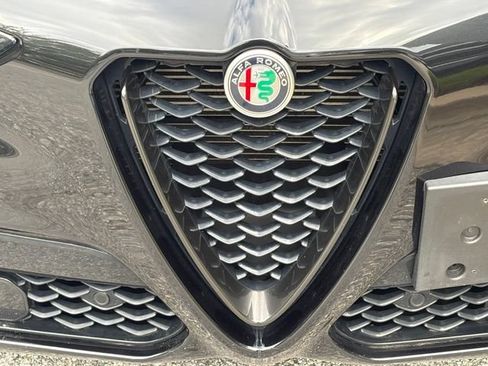 Used 2024 Alfa Romeo Stelvio Veloce AWD/4WD image 11