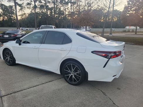 Certified 2024 Toyota Camry SE image 3