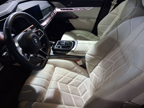 Certified 2024 BMW 760i xDrive 760i xDrive w/ Premium Package 2 image 4